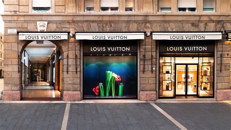 negozio louis vuitton padova orari|Louis Vuitton a Padova: orari, mappa e sconti .